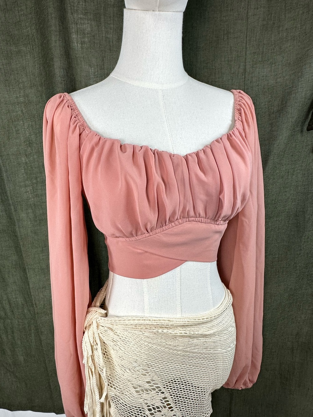 Long-Sleeve Crop Top Sweetheart Neckline in Dusty Rose